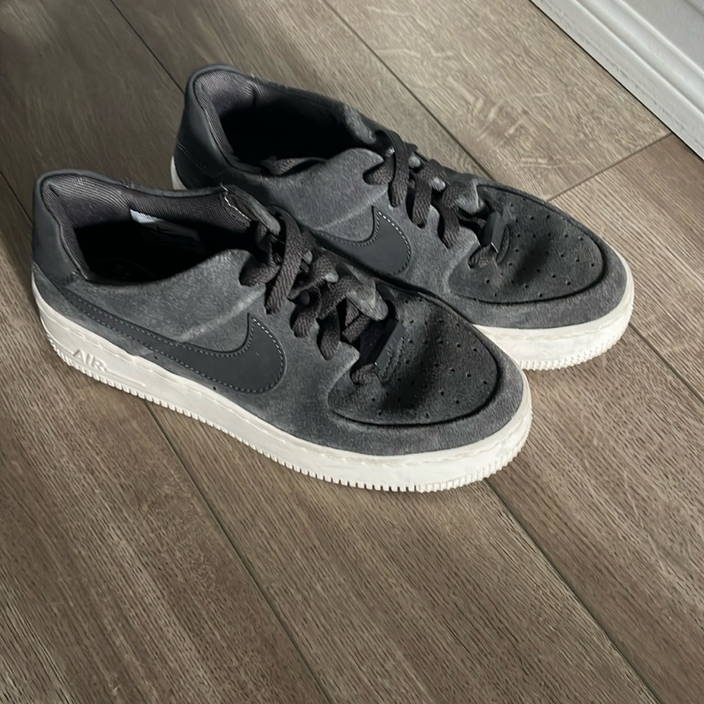 Like new high top women’s Nikes